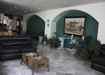 Estanza Hotel & Suites hotel thumbnail 6