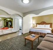 Quality Inn & Suites Dallas - Cityplace hotel detail image 4
