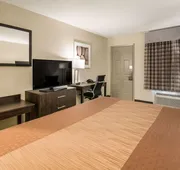 Quality Inn & Suites Dallas - Cityplace hotel detail image 7