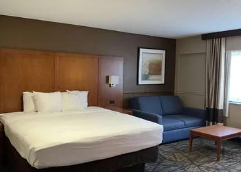 SureStay Plus by Best Western Mobile I-65 hotel thumbnail 7
