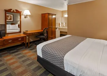 SureStay Hotel by Best Western Cameron hotel thumbnail 5