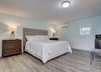 Loggerhead Inn & Suites hotel thumbnail 5