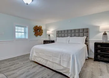 Loggerhead Inn & Suites hotel thumbnail 6