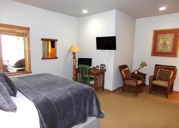 Arapahoe Lodge 1 Bed 2 Bath hotel thumbnail 3