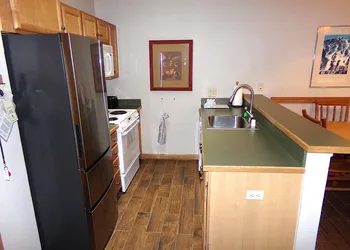 Arapahoe Lodge 1 Bed 1 Bath B hotel thumbnail 7