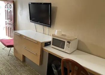 Pacific Express Inn hotel thumbnail 4