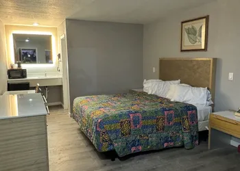 Pacific Express Inn hotel thumbnail 6