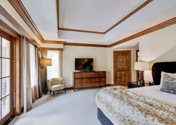 Ritz Carlton Residence Spacious with Valley Views by RedAwning hotel thumbnail 4