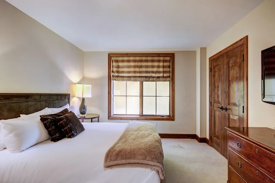 Ritz Carlton Residence Spacious with Valley Views by RedAwning hotel detail image 6