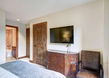 Ritz Carlton Residence Spacious with Valley Views by RedAwning hotel thumbnail 8