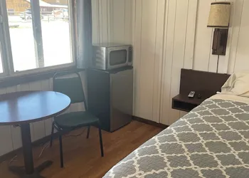 Challis Roadhouse hotel thumbnail 7
