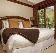 Ritz Carlton Vail #112 2 Bedroom Condo by RedAwning hotel detail image 4