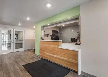 WoodSpring Suites Chicago Midway hotel thumbnail 2