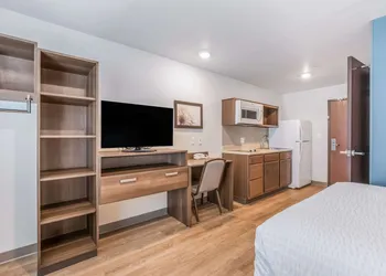 WoodSpring Suites Chicago Midway hotel thumbnail 7