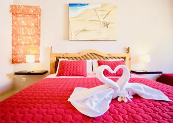 Room-executive Comfort Room With Swimmin hotel thumbnail 7