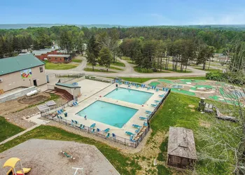 Jellystone Park of Western New York hotel thumbnail 8