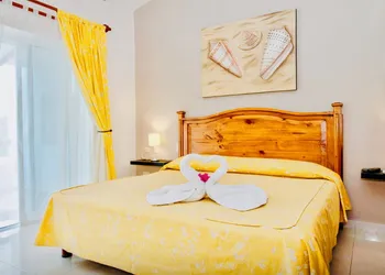 Room-playacar - Deluxe Family Comfort Ba hotel thumbnail 2