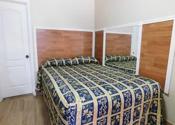 Hillcrest Motel hotel thumbnail 3