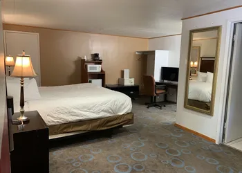 Ventura Grand Inn hotel thumbnail 5