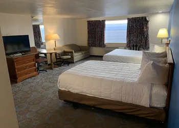 Ventura Grand Inn hotel thumbnail 6