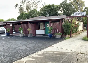 Pacheco Pass Motel hotel thumbnail 7