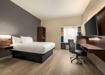 Microtel Inn & Suites by Wyndham Aurora hotel thumbnail 6