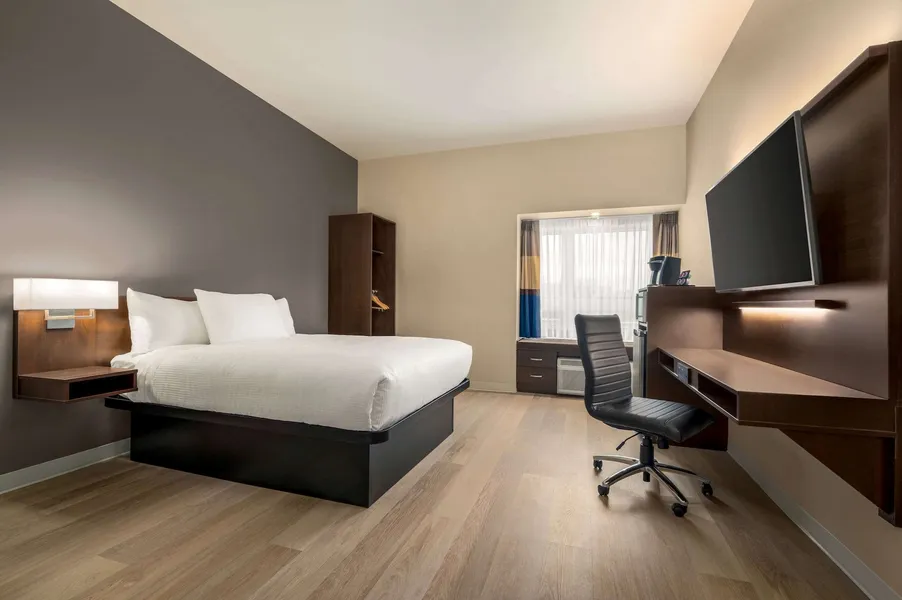 Microtel Inn & Suites by Wyndham Aurora hotel detail image 6