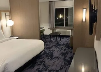 Fairfield Inn & Suites by Marriott Cleveland Tiedeman Road hotel thumbnail 5