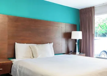 Rodeway Inn hotel thumbnail 5