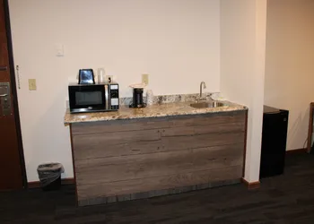 Can Am Inn hotel thumbnail 6