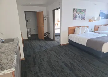 Can Am Inn hotel thumbnail 7