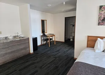 Can Am Inn hotel thumbnail 8