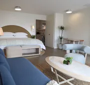 The Shoals Suites and Slips hotel detail image 7
