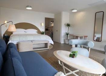 The Shoals Suites and Slips hotel thumbnail 7