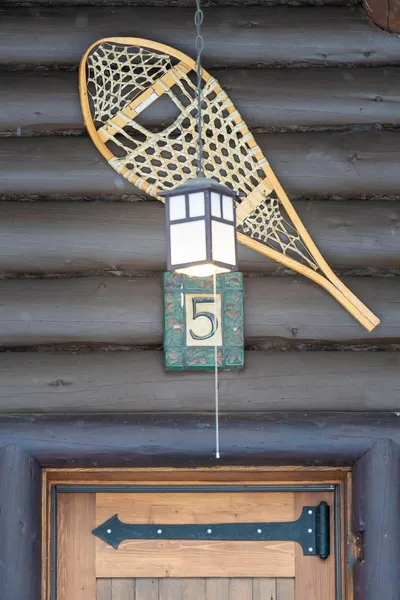 Storm Mountain Lodge Cabins & Dining hotel detail image 2