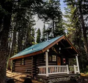 Storm Mountain Lodge Cabins & Dining hotel detail image 4