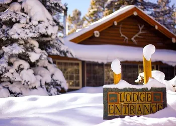 Storm Mountain Lodge Cabins & Dining hotel thumbnail 5