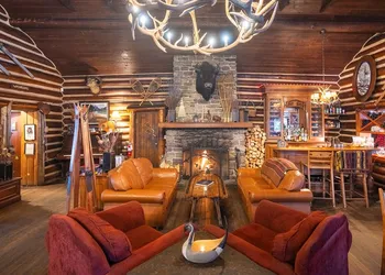Storm Mountain Lodge Cabins & Dining hotel thumbnail 8