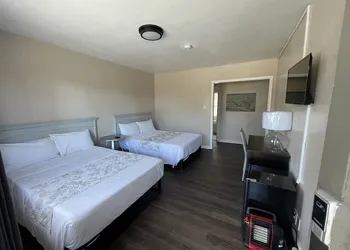 Elsinore Hot Springs & Lodge hotel thumbnail 3