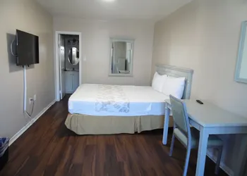 Elsinore Hot Springs & Lodge hotel thumbnail 4