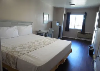 Elsinore Hot Springs & Lodge hotel thumbnail 6