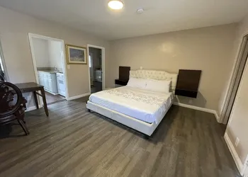 Elsinore Hot Springs & Lodge hotel thumbnail 7