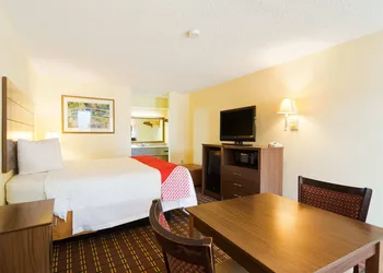 Days Inn by Wyndham Atmore hotel thumbnail 7