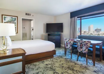 Club Wyndham Avenue Plaza hotel thumbnail 6