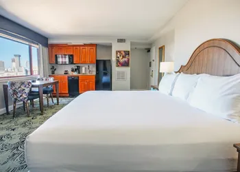 Club Wyndham Avenue Plaza hotel thumbnail 7