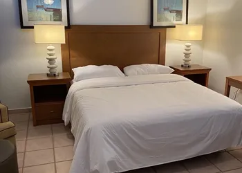 Bahia Bay Resort hotel thumbnail 3