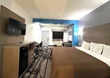 Hotel Royale IAH Airport North Houston I-45 hotel thumbnail 3