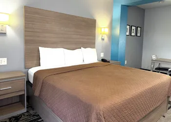 Hotel Royale IAH Airport North Houston I-45 hotel thumbnail 5
