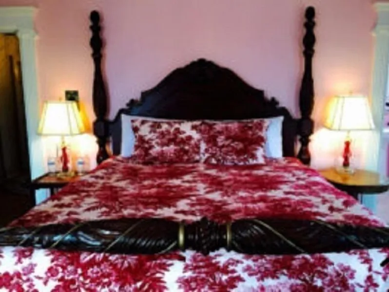 Pendleton House Historic Inn and B&B hotel detail image 2
