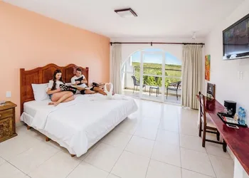 Uxmal Resort Maya hotel thumbnail 6